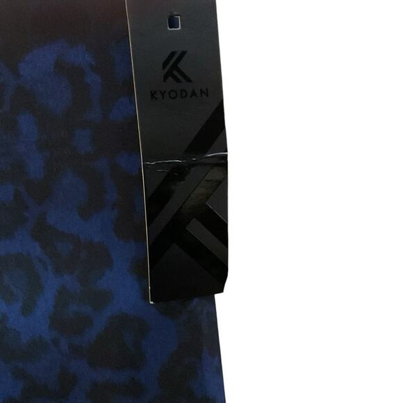 KYODAN Leggings Size XS Active Workout Black Blue Animal Print NWT $68 - Picture 5 of 9